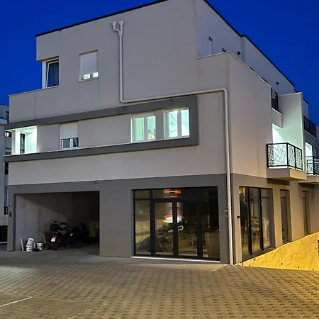 Giovani Апартаменты Каштела