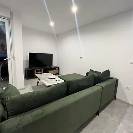 Giovani * Kastela